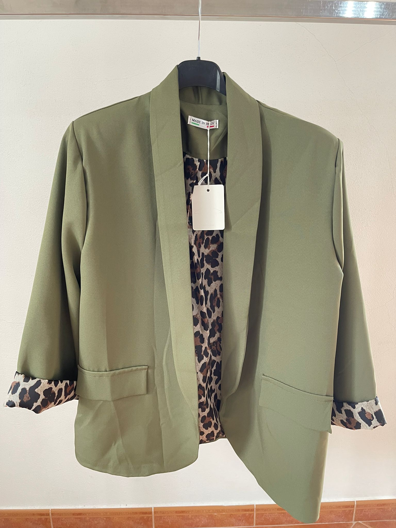 Blazer c/ punho em leopardo - Tamanho Único